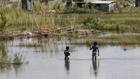 Las calles del distrito de Tica, Mozambique, permanecen inundadas Las calles del distrito de Tica, Mozambique, permanecen inundadas