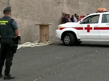 Llega una patera con 9 personas a bordo al sur de Gran Canaria Llega una patera con 9 personas a bordo al sur de Gran Canaria
