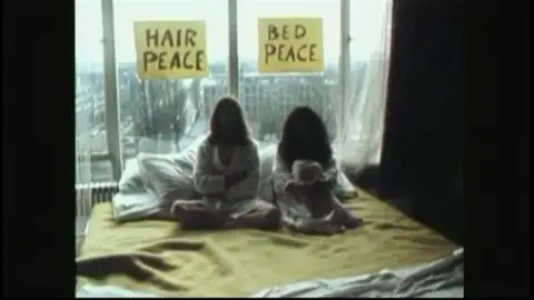 50 años desde el icónico momento en el que Jhon Lennon y Yoko Ono pidieron la paz desde una cama 50 años desde el icónico momento en el que Jhon Lennon y Yoko Ono pidieron la paz desde una cama