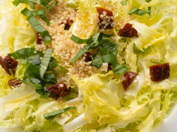 Ensalada de escarola y quinoa