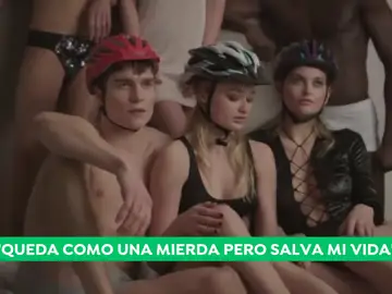 Polémica sexista por la presentación de un casco en Alemania: "Parece una mierda, pero salva mi vida" Polémica sexista por la presentación de un casco en Alemania: "Parece una mierda, pero salva mi vida"