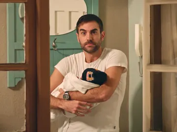 Carmen se queda en shock al ver a Iñaki con un bebé: “Este es Jon, mi hijo” Carmen se queda en shock al ver a Iñaki con un bebé: “Este es Jon, mi hijo”