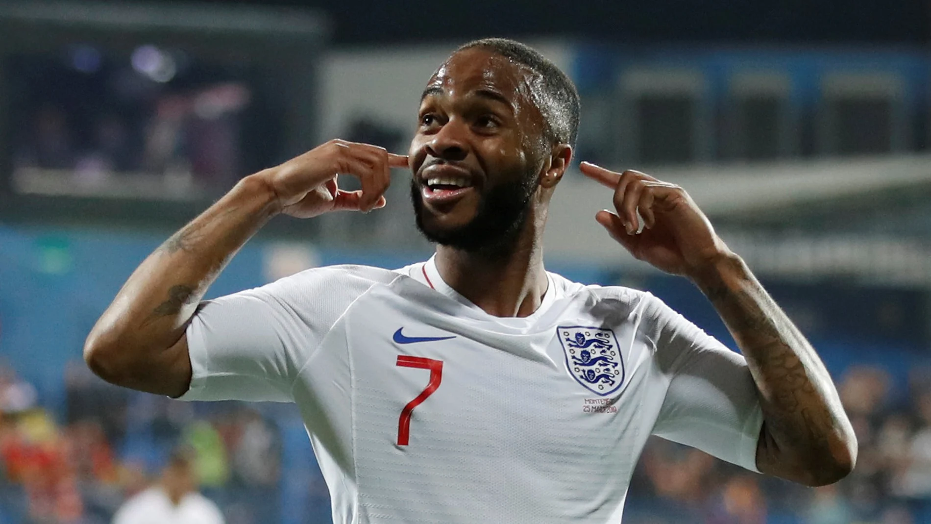 Sterling, durante el partido contra Montenegro Sterling, durante el partido contra Montenegro