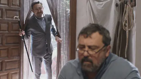 Epi, sorprendido por la visita de Benito y por su vida de marqués: “¿Te has pasado al lado oscuro?” Epi, sorprendido por la visita de Benito y por su vida de marqués: “¿Te has pasado al lado oscuro?”