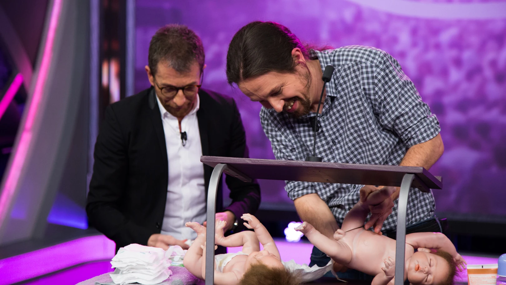Un mitin político con sus gemelos, la situación límite de Pablo Iglesias en 'El Hormiguero 3.0' Vídeo - Un mitin político con sus gemelos, la situación límite de Pablo Iglesias en 'El Hormiguero 3.0'