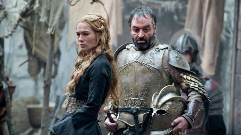 Ian Beattie y Lena Headey en 'Juego de Tronos'
