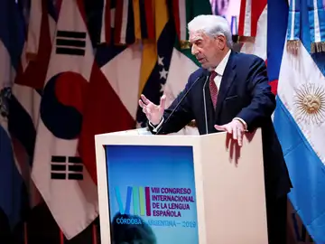 El escritor peruano Mario Vargas Llosa El escritor peruano Mario Vargas Llosa