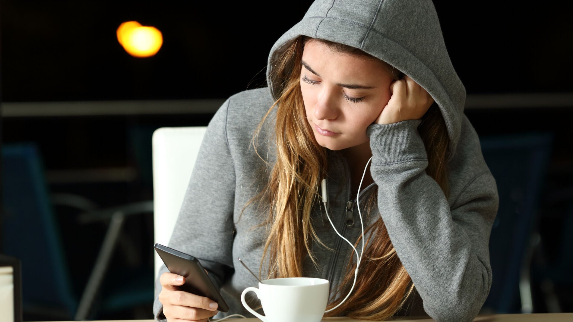El alto uso de los teléfonos móviles puede causar problemas como ansiedad o pérdida de sueño.