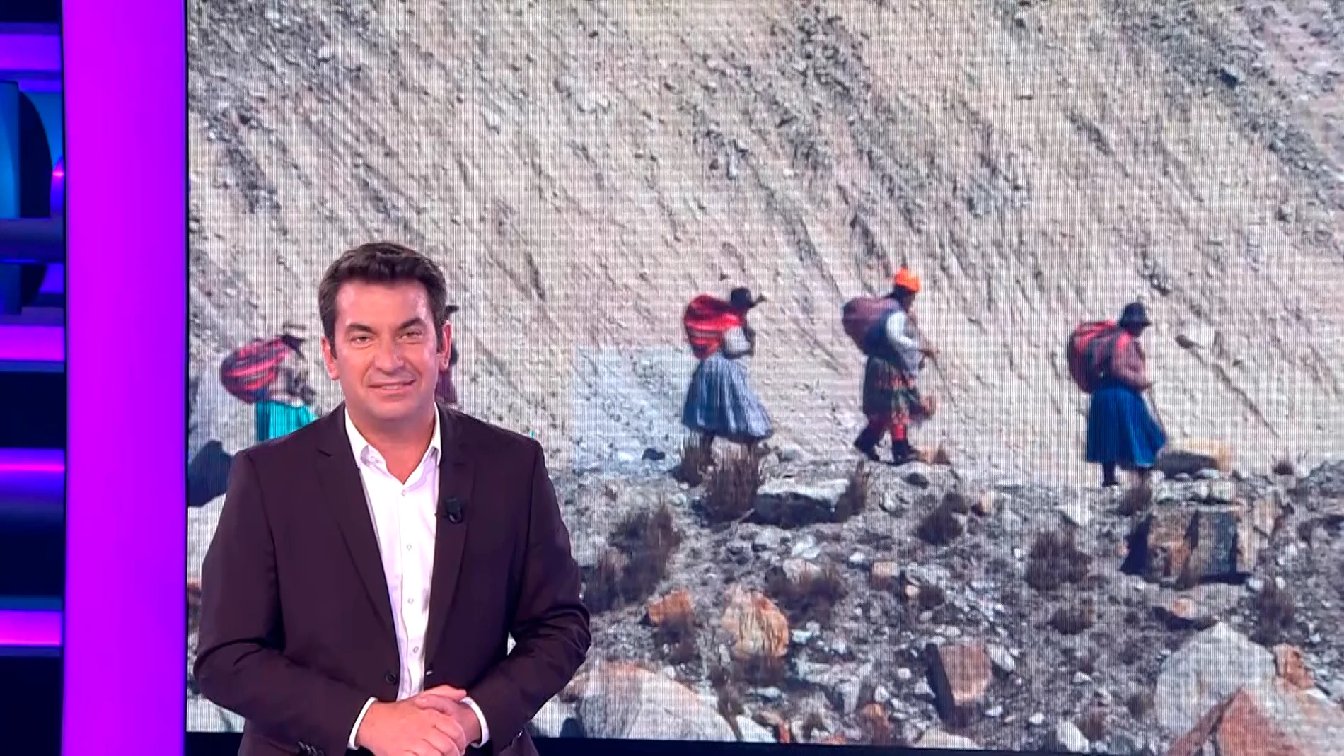 El emocionante homenaje de Arturo Valls a las cholitas escaladoras del Aconcagua
