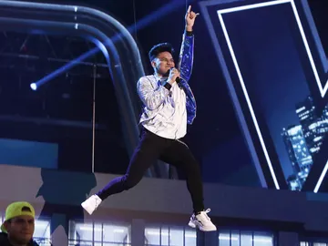 Lion sobrevuela el plató cantando 'Uptown funk' Lion sobrevuela el plató cantando 'Uptown funk'