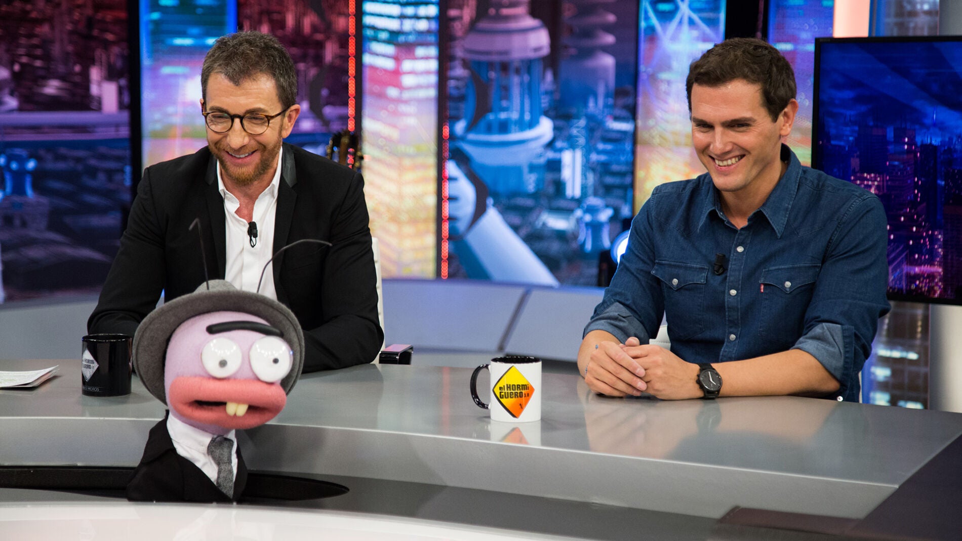 Albert Rivera supera con &eacute;xito la 'rueda de prensa ib&eacute;rica' de Trancas y Barrancas gracias a su sinceridad