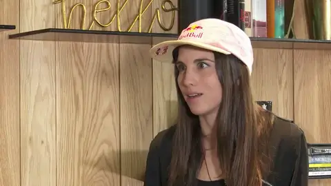 Queralt Castellet: "Cada chica tiene su estilo y hay que potenciarlo sin mirar a un referente masculino" Queralt Castellet: "Cada chica tiene su estilo y hay que potenciarlo sin mirar a un referente masculino"