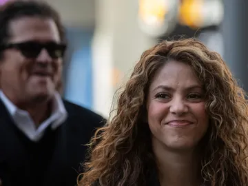 Shakira y Carlos Vives Shakira y Carlos Vives