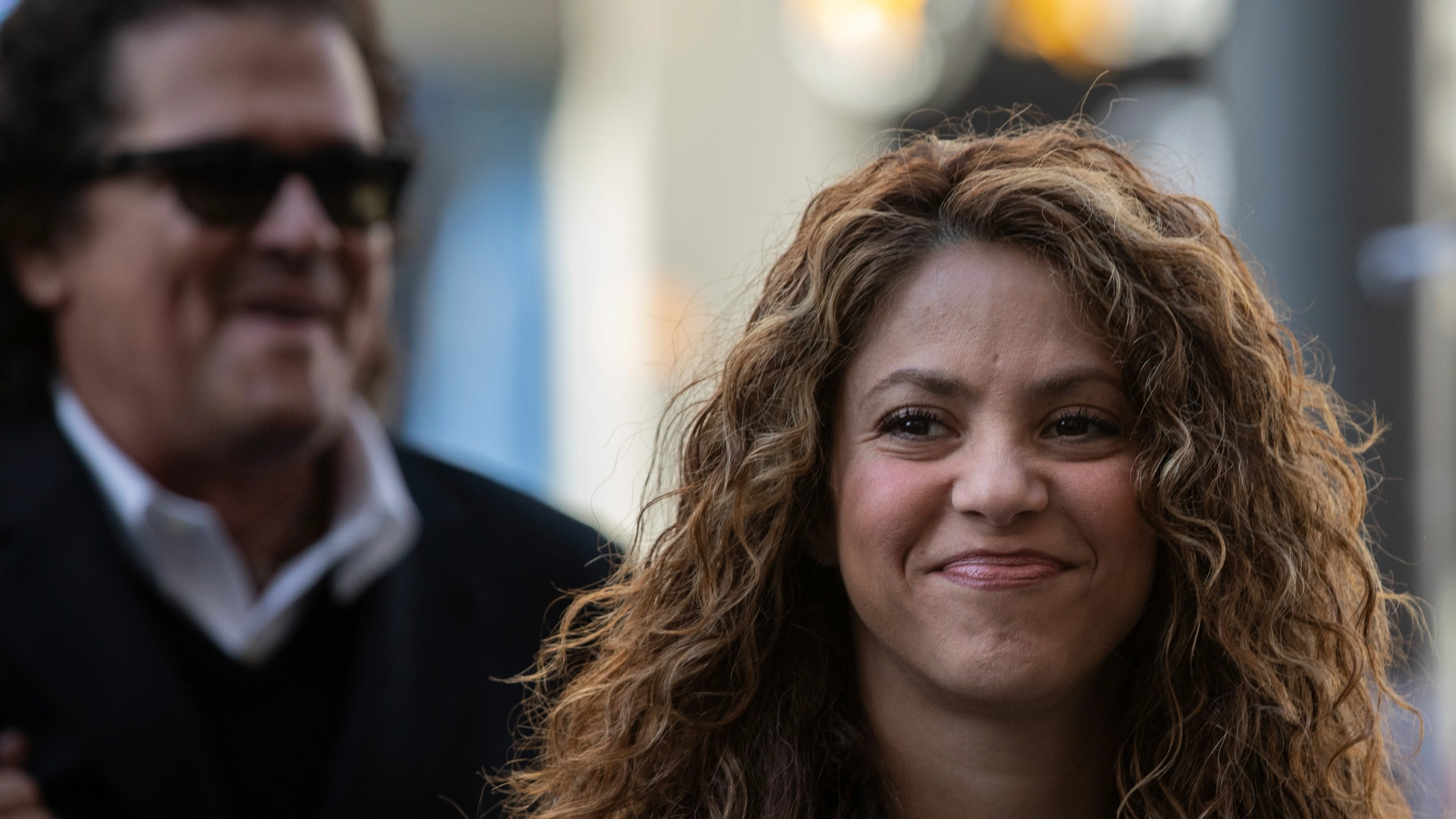 Shakira y Carlos Vives Shakira y Carlos Vives