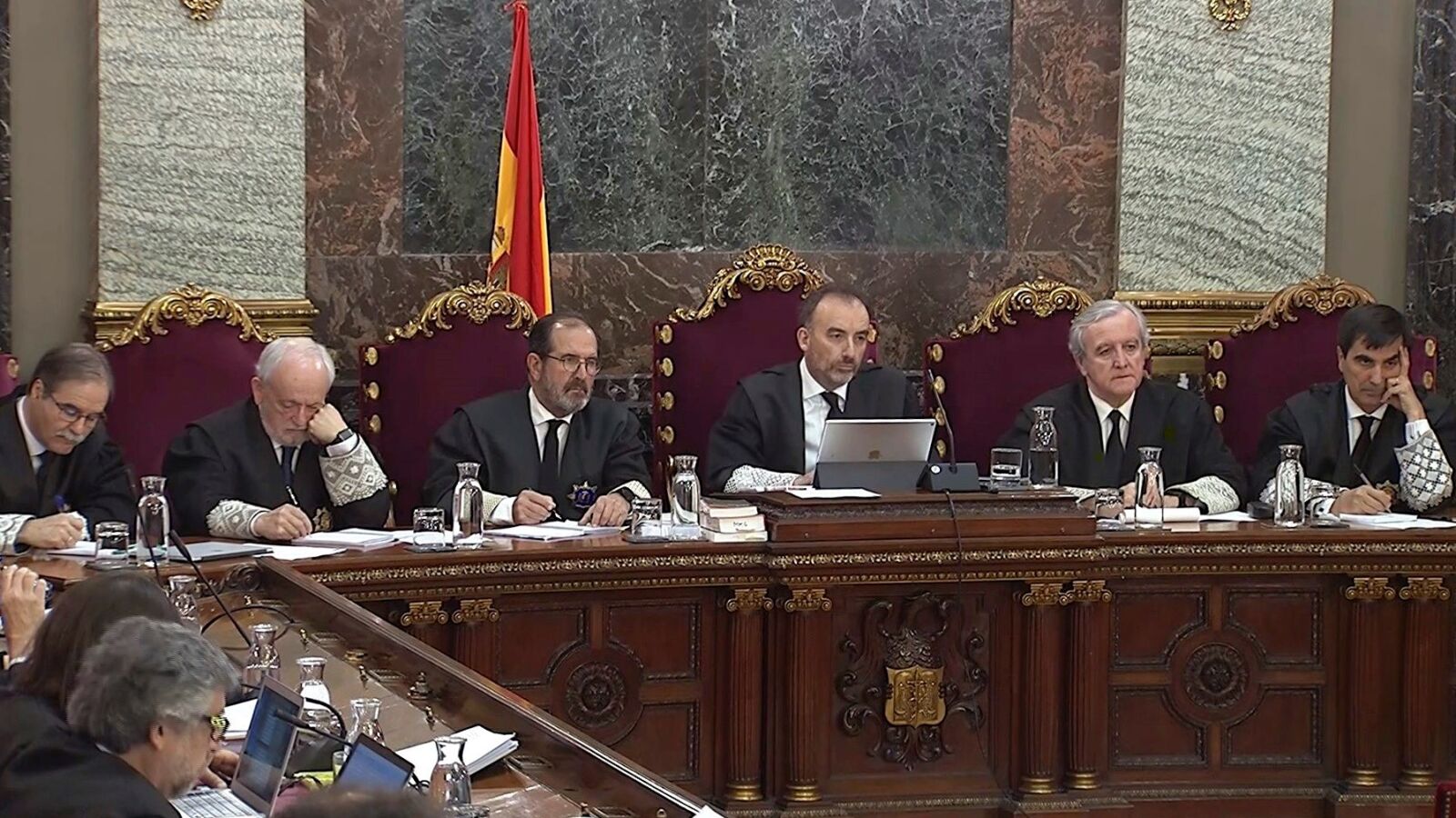 Dos mossos reconocen que hubo 