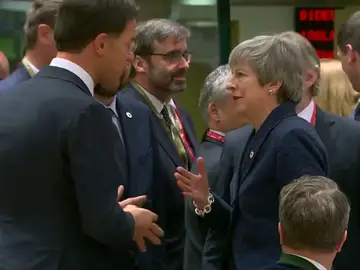 May dimitirá antes de la segunda fase de negociación con la UE a cambio de que apoyen su acuerdo de retirada May dimitirá antes de la segunda fase de negociación con la UE a cambio de que apoyen su acuerdo de retirada