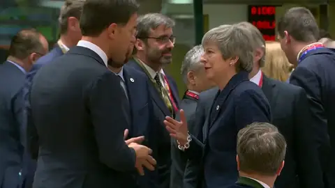 May dimitirá antes de la segunda fase de negociación con la UE a cambio de que apoyen su acuerdo de retirada May dimitirá antes de la segunda fase de negociación con la UE a cambio de que apoyen su acuerdo de retirada