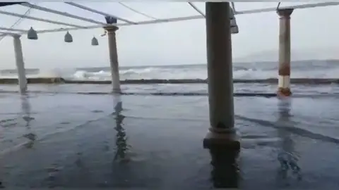Las fuertes rachas de viento en el sur de la Península obligan a activar la alerta naranja Las fuertes rachas de viento en el sur de la Península obligan a activar la alerta naranja