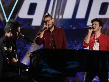 VÍDEO: Pablo López canta ‘Lo saben mis zapatos’ con Javier Erro y Andrés Martín en los Directos de ‘La Voz’ VÍDEO: Pablo López canta ‘Lo saben mis zapatos’ con Javier Erro y Andrés Martín en los Directos de ‘La Voz’