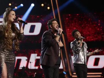 Antonio Orozco canta ‘Por pedir, pedí’ con Marcelino Damion y Lorena Fernández en los Directos de ‘La Voz’ Antonio Orozco canta ‘Por pedir, pedí’ con Marcelino Damion y Lorena Fernández en los Directos de ‘La Voz’