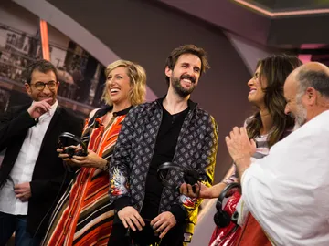Julián López y Cecilia Freire jugan con Pablo Motos y Nuria Roca en 'El Hormiguero 3.0' al teléfono escacharrado... ¡en latín! Julián López y Cecilia Freire jugan con Pablo Motos y Nuria Roca en 'El Hormiguero 3.0' al teléfono escacharrado... ¡en latín!
