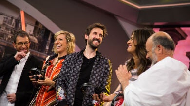 Julián López y Cecilia Freire juegan con Pablo Motos y Nuria Roca en 'El Hormiguero 3.0' al teléfono escacharrado... ¡en latín!