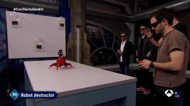 Marron presenta en 'El Hormiguero 3.0' el robot militar que dispara rayos láser