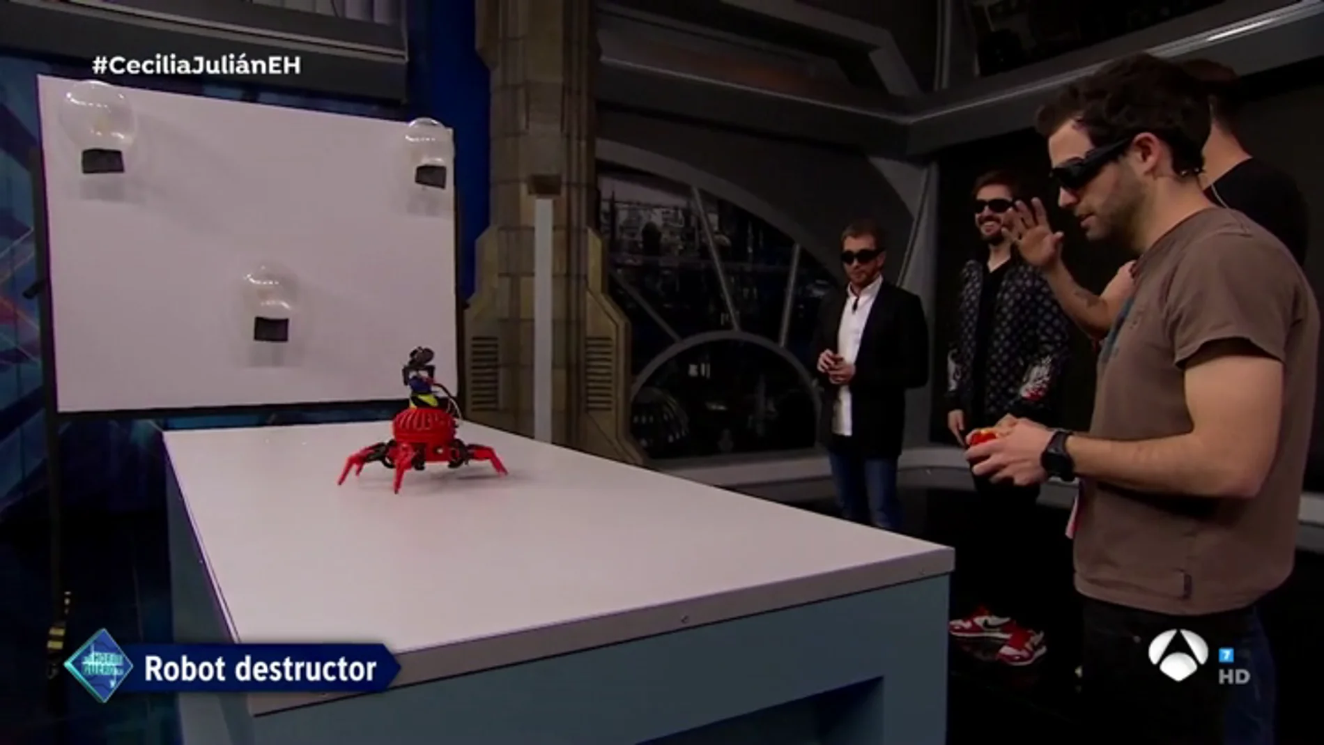 Marron presenta en 'El Hormiguero 3.0' el robot militar