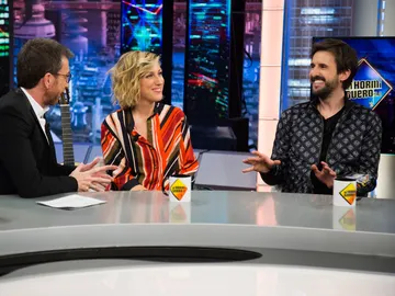 Julián López y Cecilia Freire revelan en 'El Hormiguero 3.0' que han usado vestuario de películas históricas para su serie Julián López y Cecilia Freire revelan en 'El Hormiguero 3.0' que han usado vestuario de películas históricas para su serie