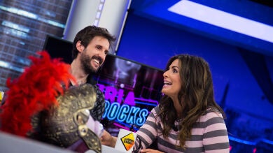 Nuria Roca repasa, entre risas, los tensos titulares sobre Pablo Motos en 'El Hormiguero 3.0'