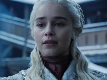 Emilia Clarke como Daenerys Targaryen Emilia Clarke como Daenerys Targaryen