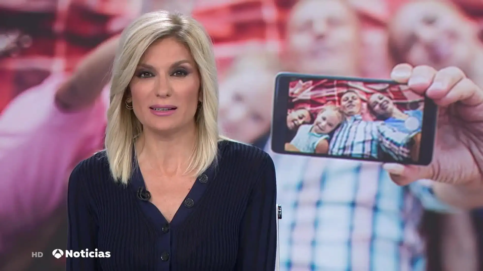 Sandra Golpe presentando Antena 3 Noticias 1