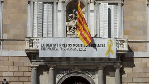 A3 Noticias 2 802-04-19) El TSJC acuerda investigar a Torra por desobediencia al mantener los lazos amarillos en edificios públicos A3 Noticias 2 802-04-19) El TSJC acuerda investigar a Torra por desobediencia al mantener los lazos amarillos en edificios públicos