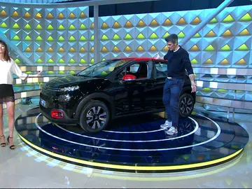 'La ruleta de la suerte' estrena un deportivo coche para regalar a uno de sus concursantes 'La ruleta de la suerte' estrena un deportivo coche para regalar a uno de sus concursantes