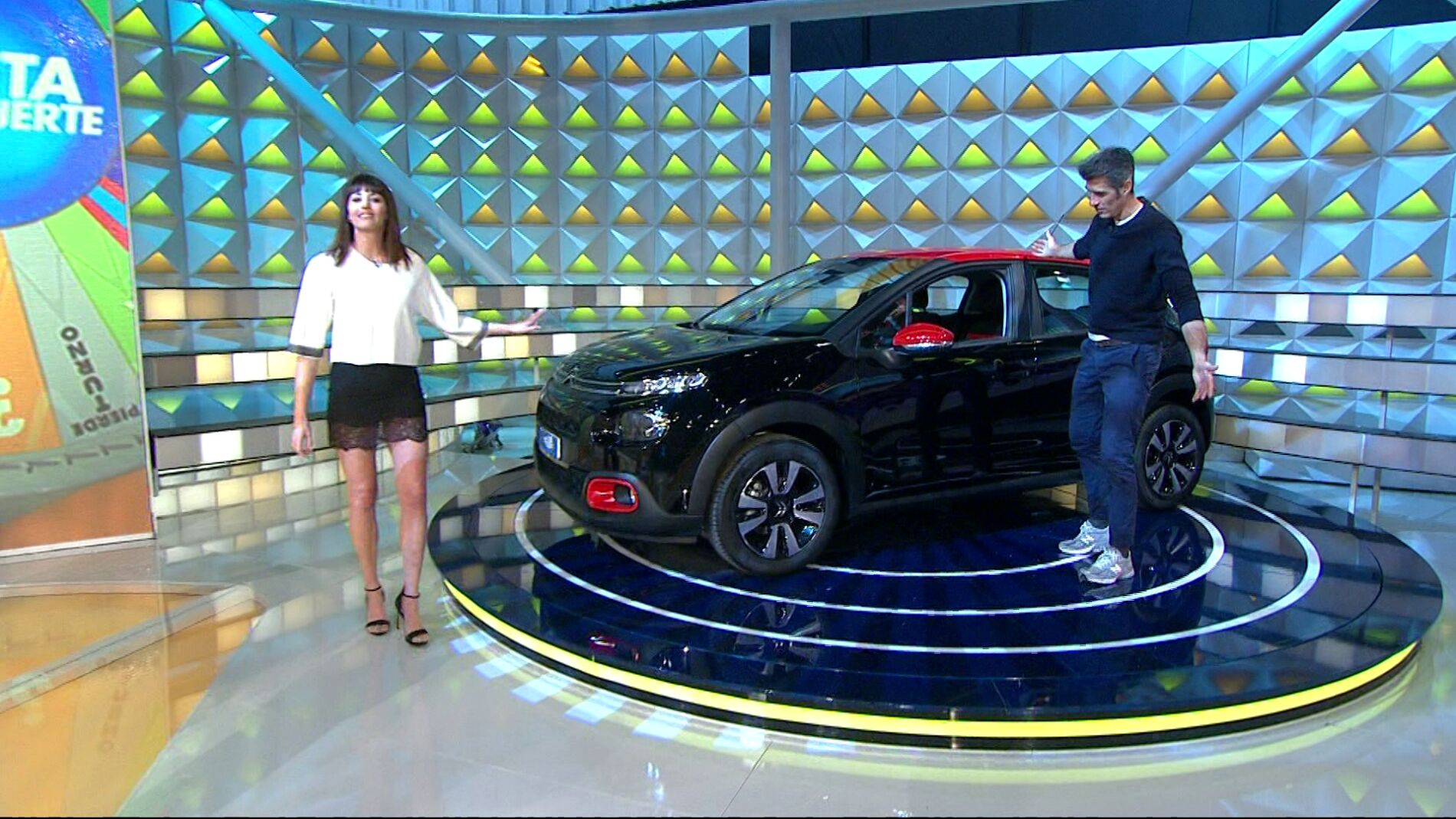'La ruleta de la suerte' estrena un deportivo coche para regalar a uno de sus concursantes