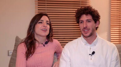 Antonio y Elisa, una pareja sevillana compenetrada hasta para contar sus virtudes y sus defectos en 'Masters de la reforma'