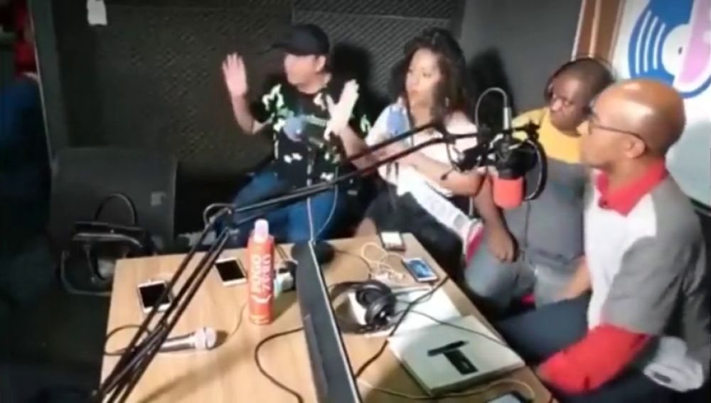  Atracan una radio brasileña mientras estaban transmitiendo un programa en directo