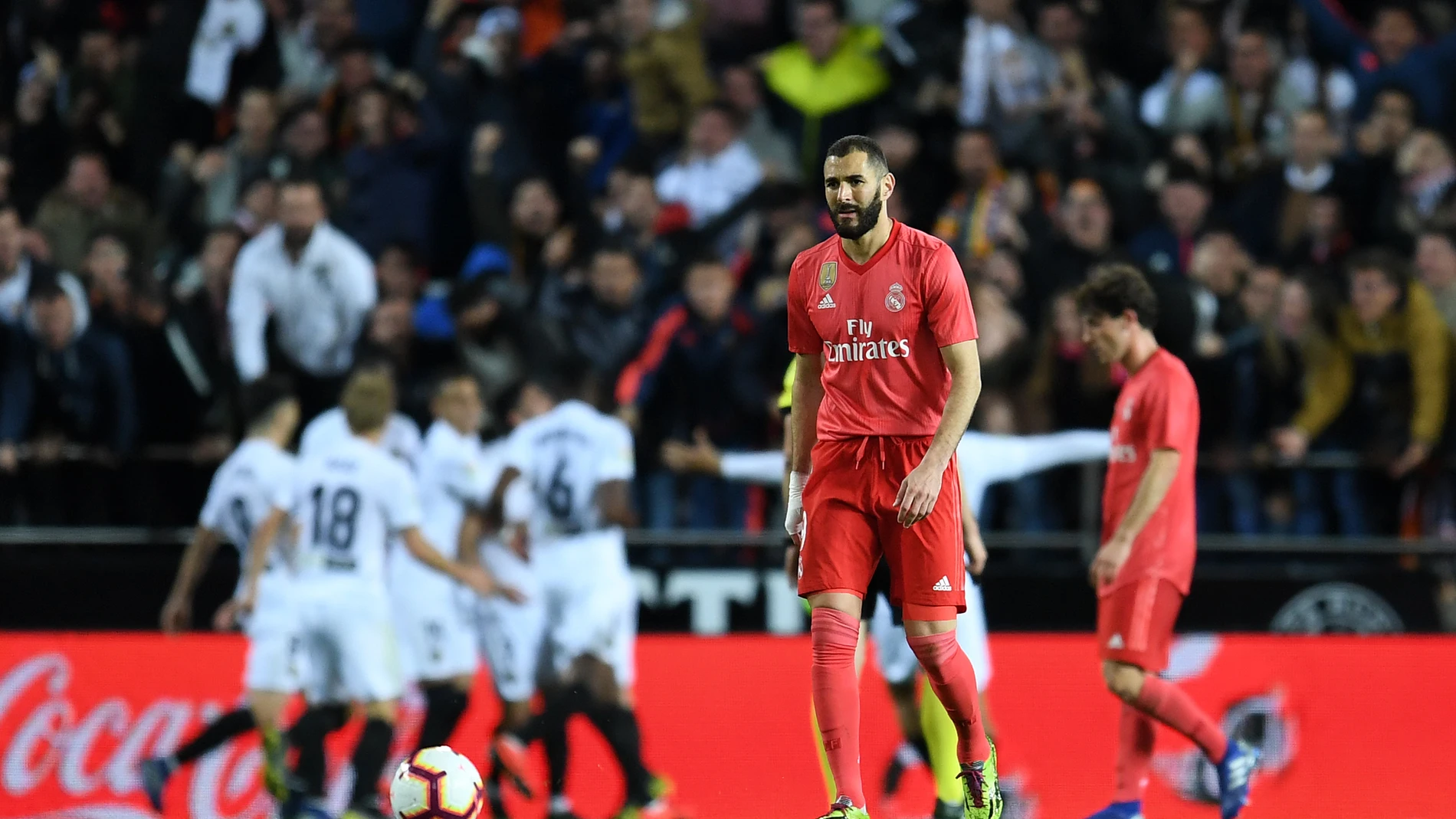 Los jugadores del Valencia celebran un gol ante el Real Madrid Los jugadores del Valencia celebran un gol ante el Real Madrid