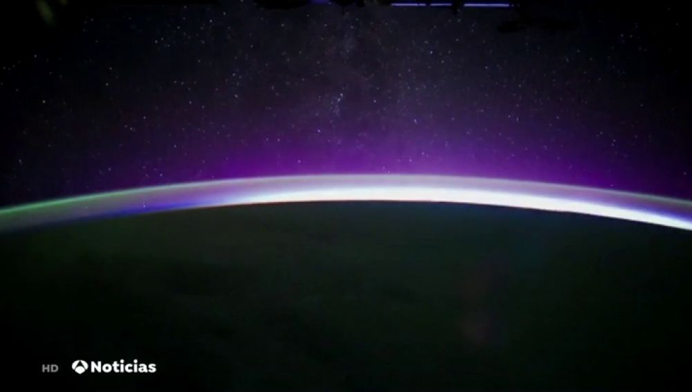 Así es la 'puesta de la Luna' desde la Estación Espacial Internacional 