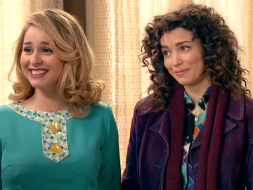 Luisita y Amelia tienen nuevo piso donde vivir juntas Luisita y Amelia tienen nuevo piso donde vivir juntas