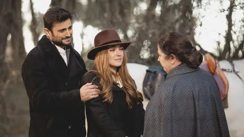 La dolorosa y emotiva despedida de Saúl y Julieta de Puente Viejo: "Os llevaremos siempre en el corazón" La dolorosa y emotiva despedida de Saúl y Julieta de Puente Viejo: "Os llevaremos siempre en el corazón"