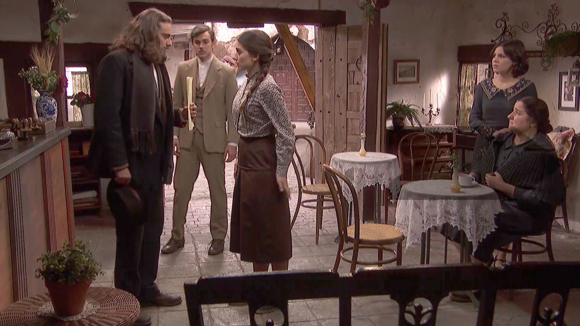 Isaac consigue las pruebas que cambiar&aacute;n el futuro de Antolina 