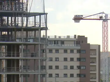 El FMI pide que se vigile la subida de los precios de la vivienda al temer caídas bruscas en los próximos años El FMI pide que se vigile la subida de los precios de la vivienda al temer caídas bruscas en los próximos años