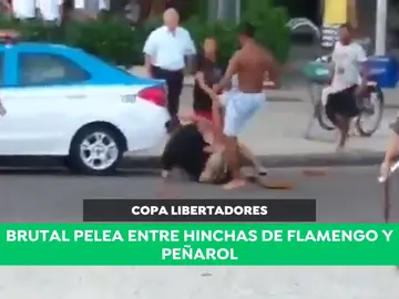Brutal pelea entre hinchas de Flamengo y Peñarol Brutal pelea entre hinchas de Flamengo y Peñarol