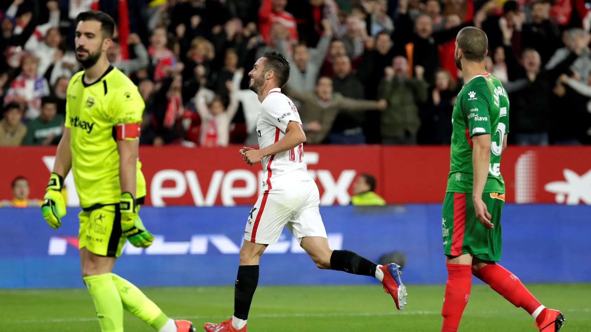 Pablo Sarabia celebra su gol ante el Alavés Pablo Sarabia celebra su gol ante el Alavés