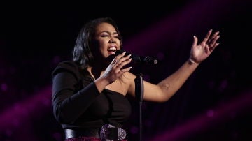 Linda Rodrigo canta ‘Flashlight’ en la Semifinal de ‘La Voz’
