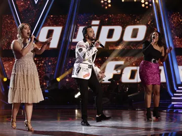 Luis Fonsi canta ‘Aquí estoy yo’ con Linda Rodrigo y María Espinosa en la Semifinal de ‘La Voz’ Luis Fonsi canta ‘Aquí estoy yo’ con Linda Rodrigo y María Espinosa en la Semifinal de ‘La Voz’