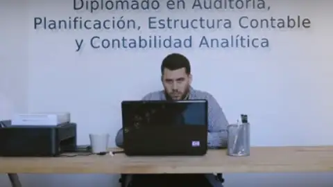 Imagen del hijo durante el vídeo promocional Imagen del hijo durante el vídeo promocional