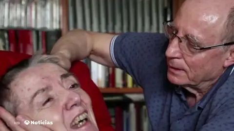 Ángel Hernández le suministró arsénico a su mujer porque se encontraba en fase terminal y su deseo era morir. La mujer sufría esclerosis múltiple desde hacía unos 30 años. Ángel Hernández le suministró arsénico a su mujer porque se encontraba en fase terminal y su deseo era morir. La mujer sufría esclerosis múltiple desde hacía unos 30 años.