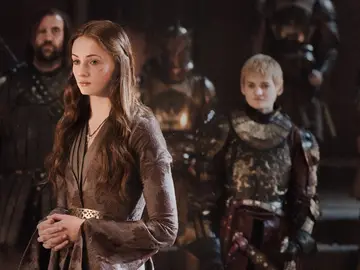 Sophie Turner y Jack Gleeson Sansa Stark y Joffrey Baratheon en 'Juego de Tronos' Sophie Turner y Jack Gleeson Sansa Stark y Joffrey Baratheon en 'Juego de Tronos'